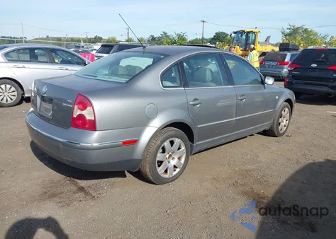 2002 Volkswagen Passat Glx from USA, damaged, VIN WVWTH63B92P182698